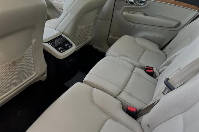 2022 volvo xc90 recharge plug-in hybrid t8 inscription expression 7 passenger