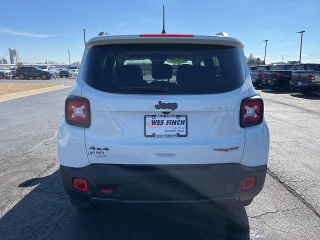 2022 jeep renegade trailhawk