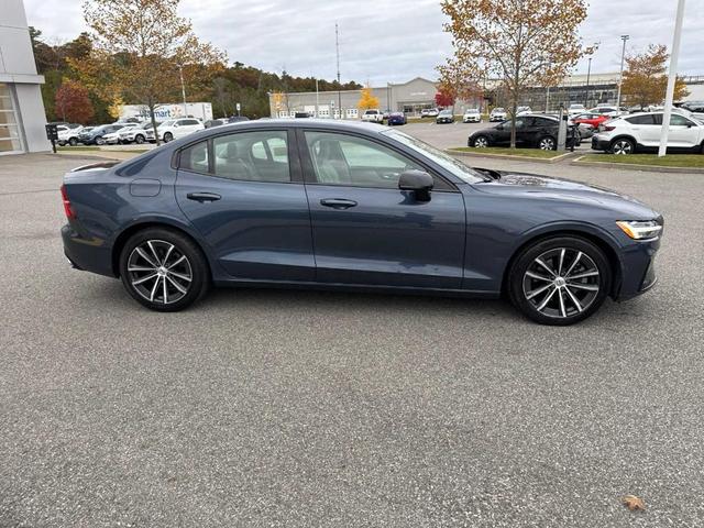 2022 volvo s60 momentum