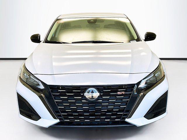 2023 nissan altima sr fwd