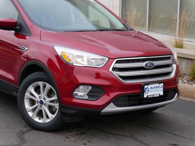 2017 ford escape se