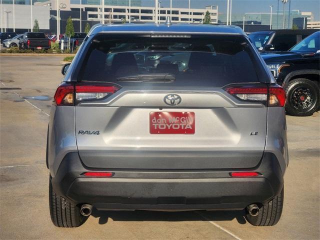 2023 toyota rav4 le