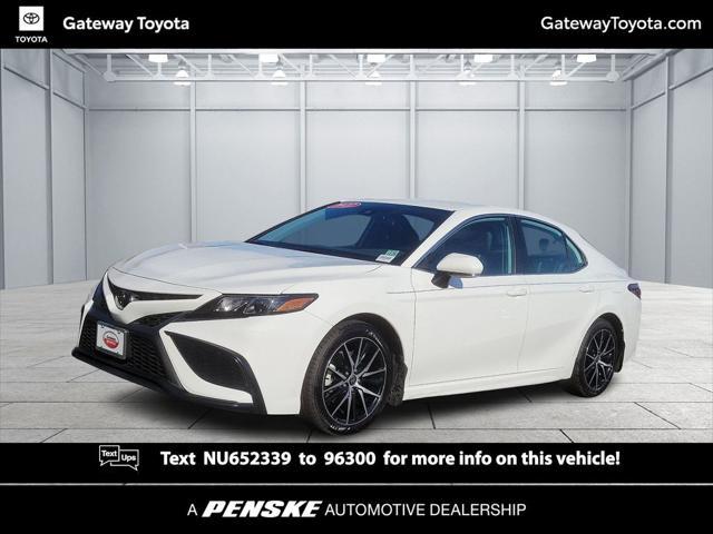 2022 toyota camry se