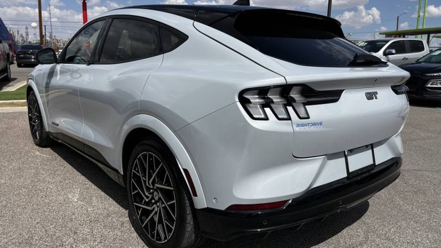 2023 ford mustang mach-e gt