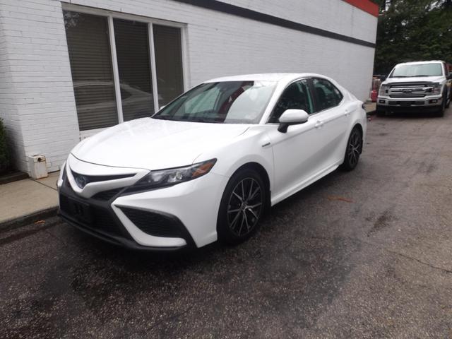 2021 toyota camry se