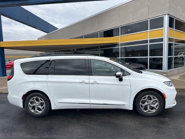 2023 chrysler pacifica limited