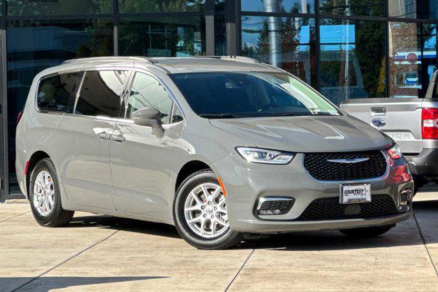 2022 chrysler pacifica touring l