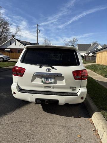2011 toyota sequoia platinum