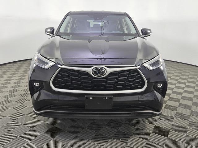 2023 toyota highlander le
