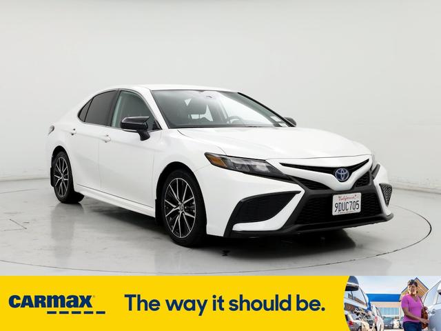 2023 toyota camry hybrid se