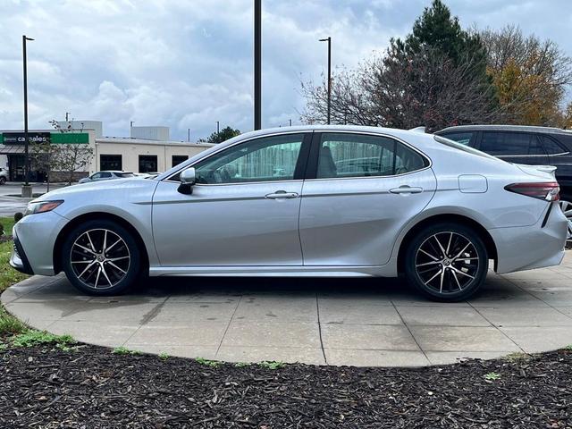 2022 toyota camry se nightshade