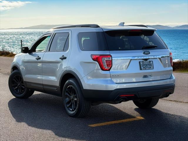 2017 ford explorer base