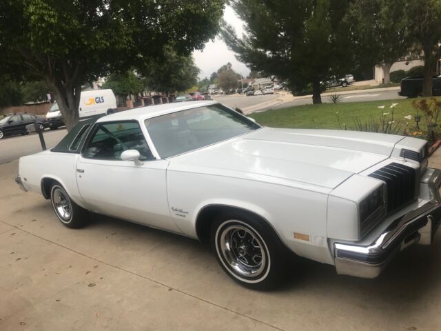1977 oldsmobile cutlass supreme brougham sportscar white rwd automatic brougham