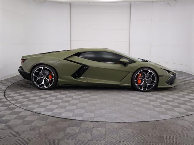 2024 lamborghini revuelto base