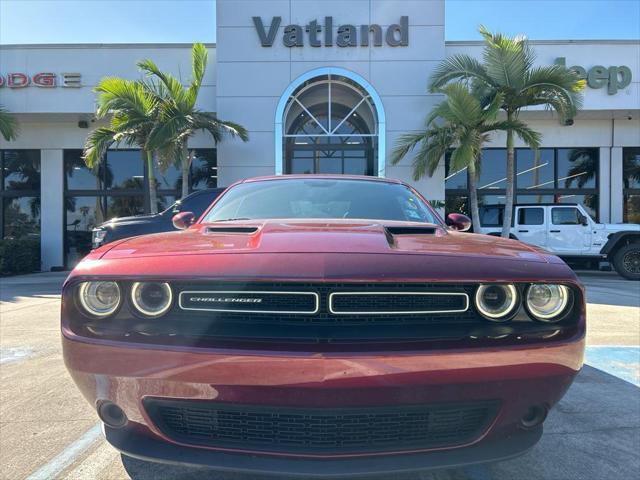 2020 dodge challenger sxt