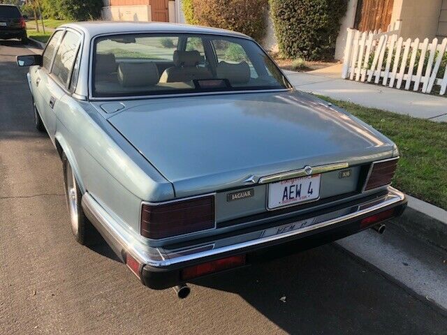 this is a must have 1994 jaguar xj6