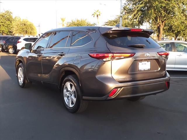 2021 toyota highlander le