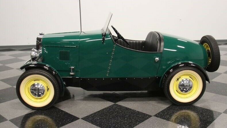 classic vintage chrome speedster boattail 750cc 3-speed transmission green