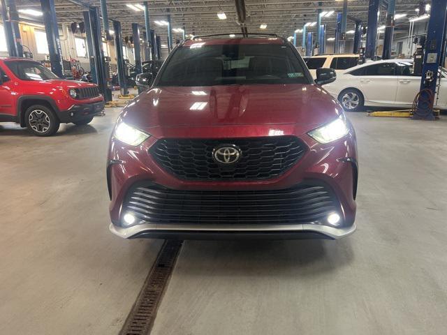2022 toyota highlander xse