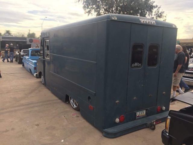 dropped box truck 1982 air force laundry truck with air ride, stereo,27k miles