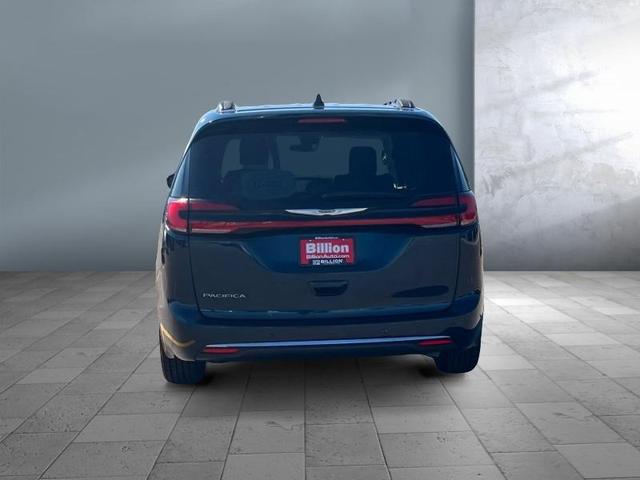 2022 chrysler pacifica touring-l