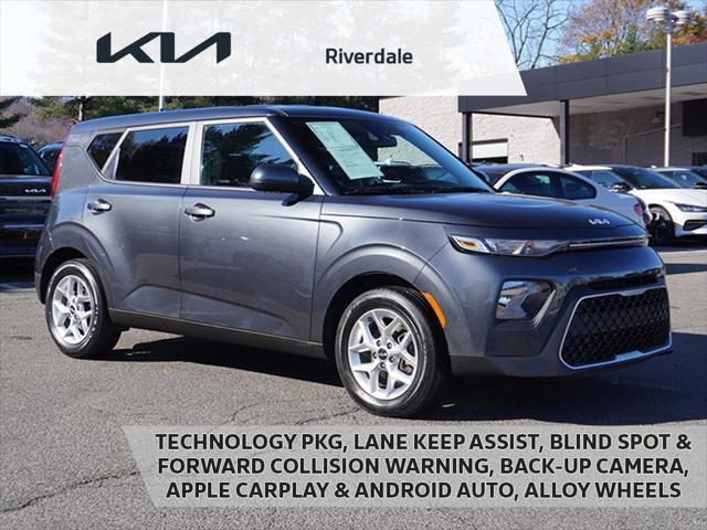 2022 kia soul lx