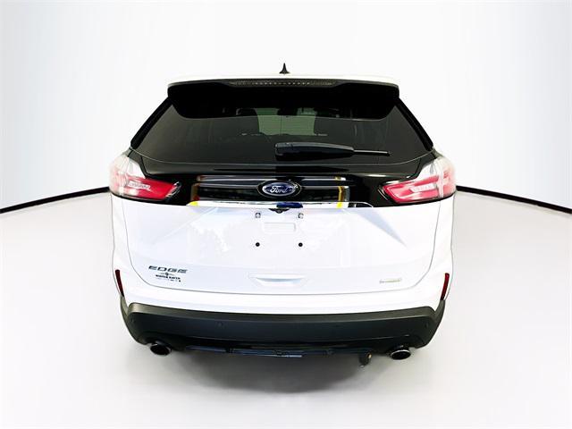 2020 ford edge se