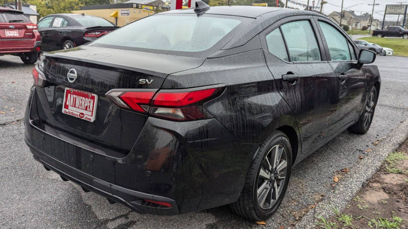 2021 nissan versa sv