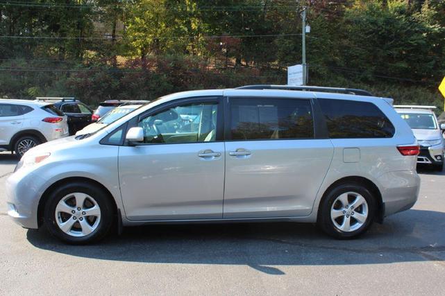 2015 toyota sienna le