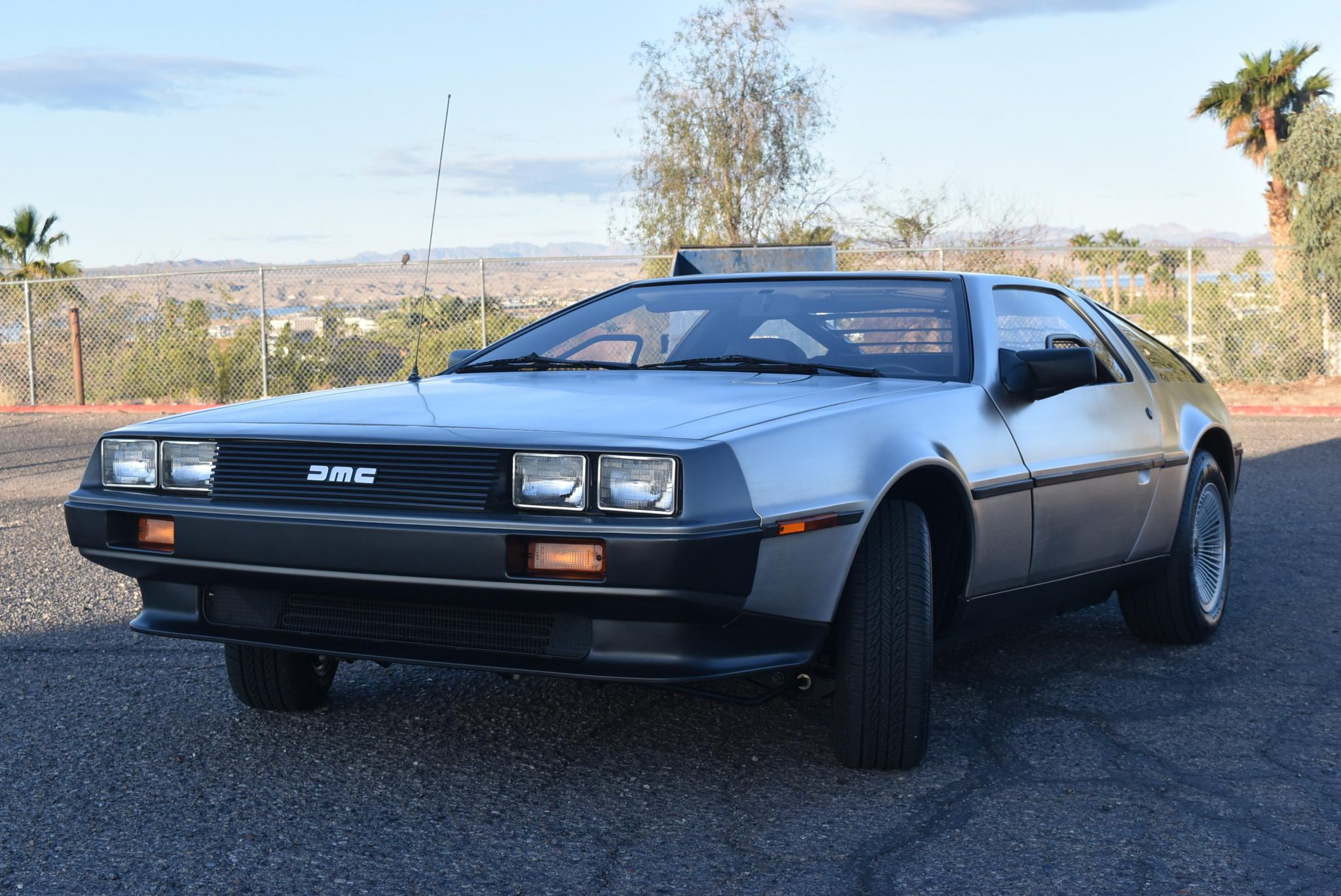 1981 delorean dmc-12 5-speed