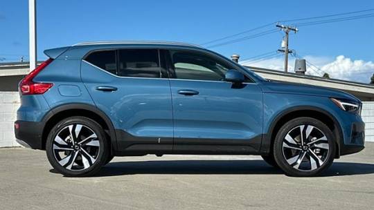 2024 Volvo XC40