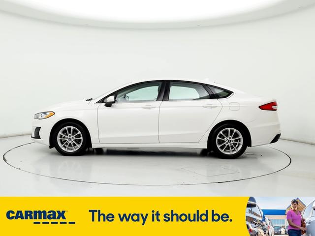 2019 ford fusion se