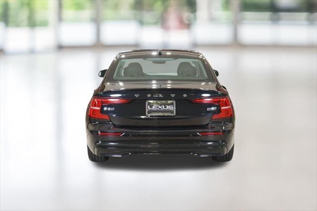 2024 volvo s60 b5 ultimate dark theme
