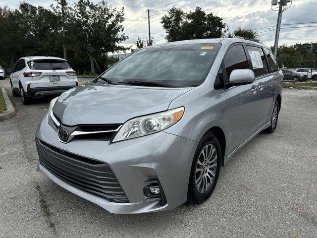 2018 toyota sienna xle