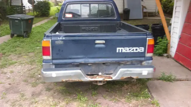 1991 mazda b220 pick-up truck cab plus