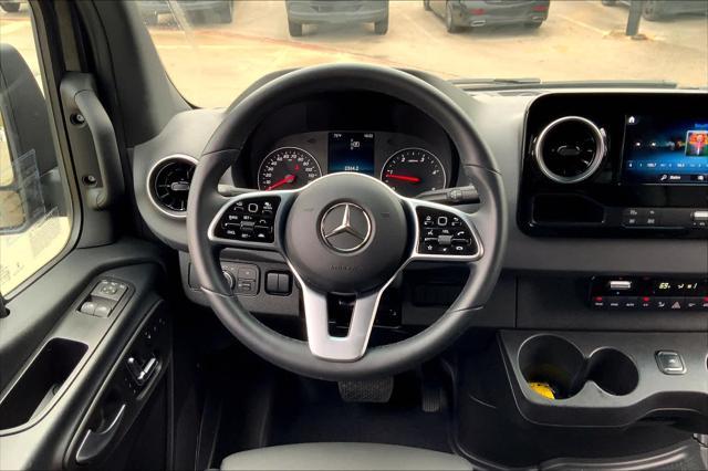 2023 mercedes-benz sprinter 2500 standard roof