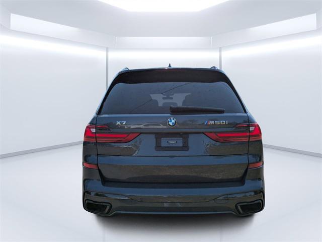 2021 bmw x7 m50i