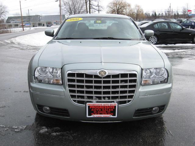 chrysler 300 touring 4dr sedan 2006 for sale in fonda, vermont