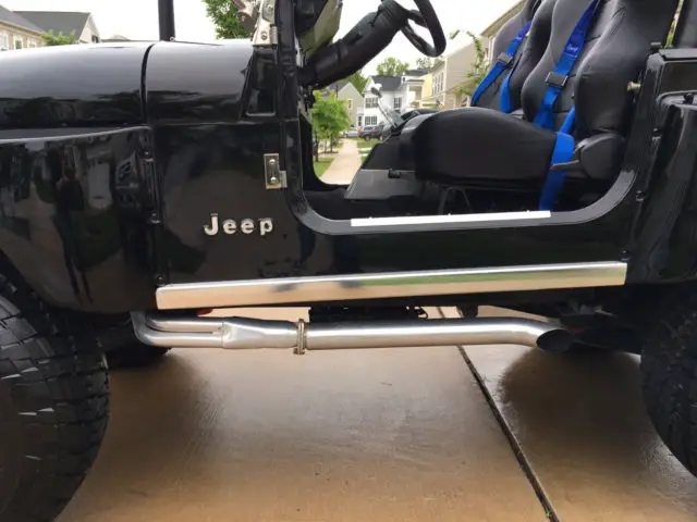 cj 7 cj7 fully restored, chevy 350, lifted with 35's, dana (will ship)