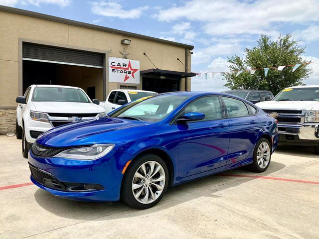 2015 chrysler 200 s