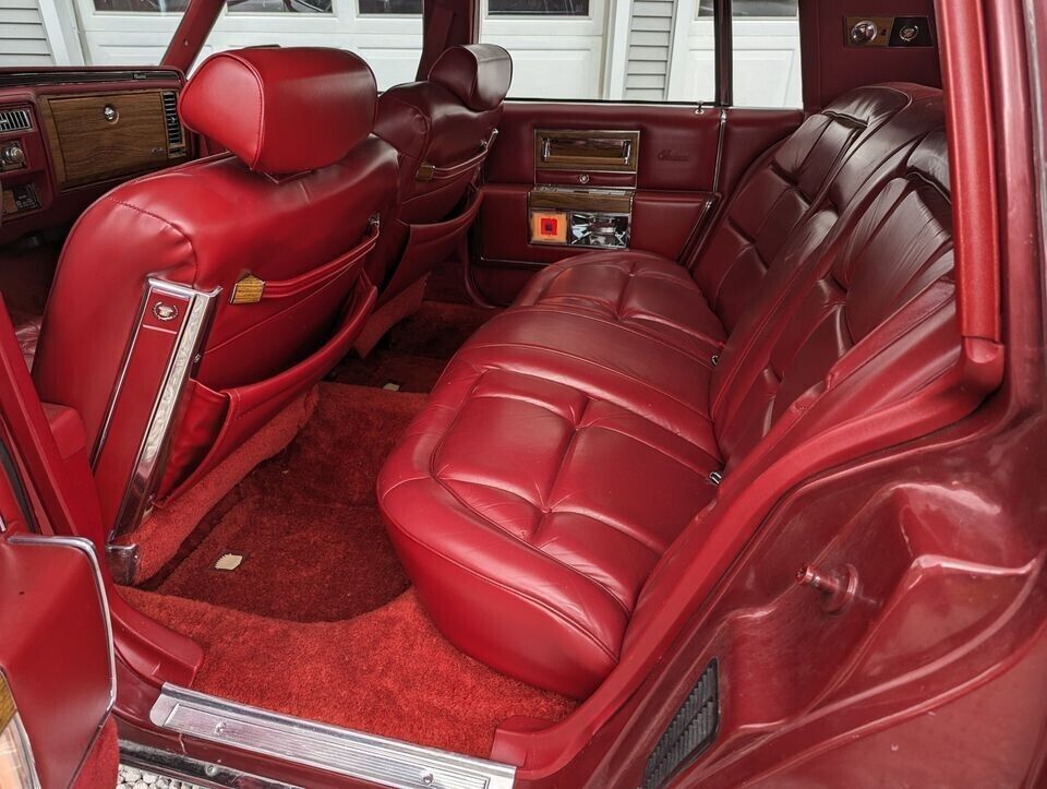 1985 cadillac fleetwood sedan