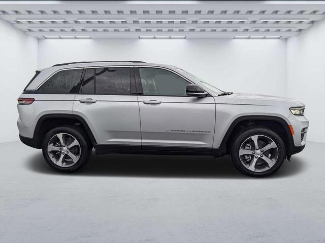 2024 jeep grand cherokee 4xe base