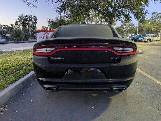 2016 dodge charger sxt