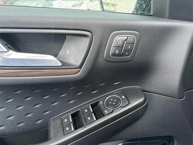 2020 ford escape titanium hybrid