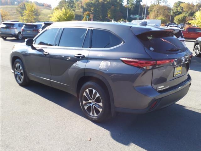2021 toyota highlander xle