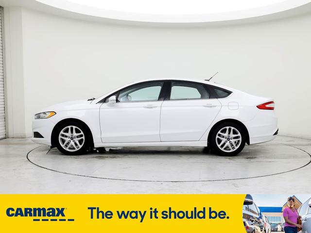 2016 ford fusion se
