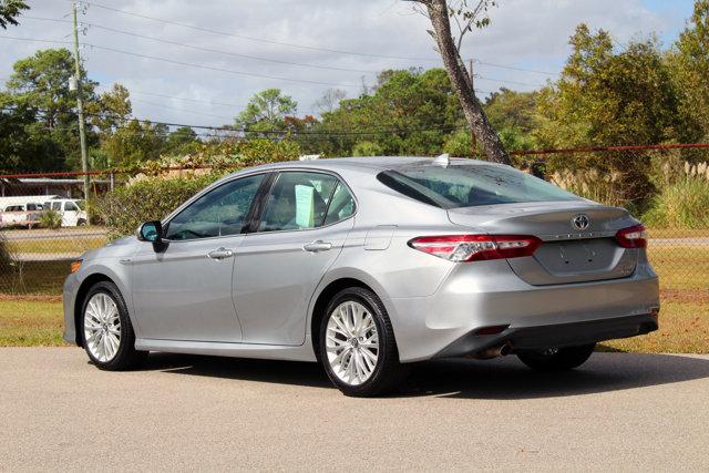 2019 toyota camry hybrid xle