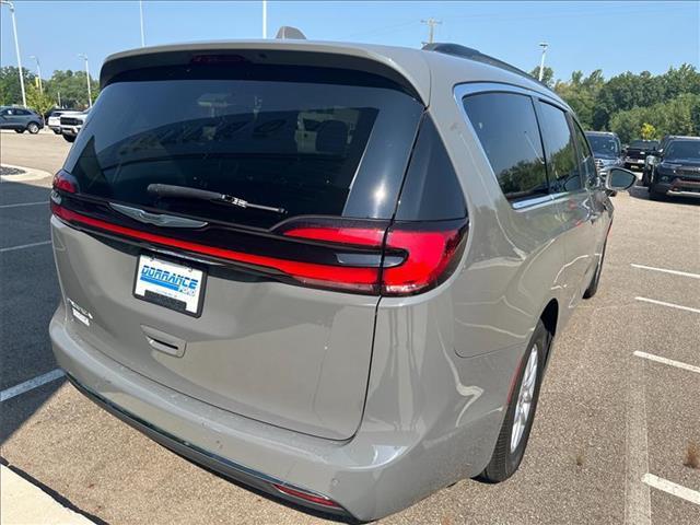 2022 chrysler pacifica touring l