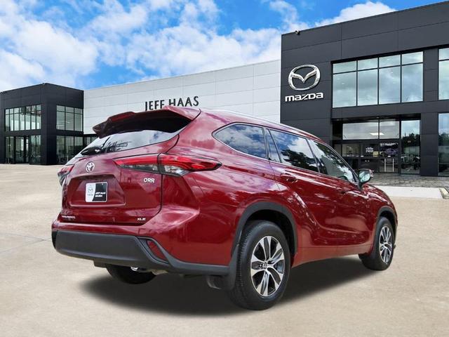 2022 toyota highlander xle