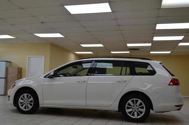 2016 volkswagen golf sportwagen tsi s 4-door